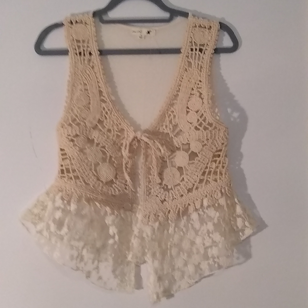 Beautiful lace Vest, size S